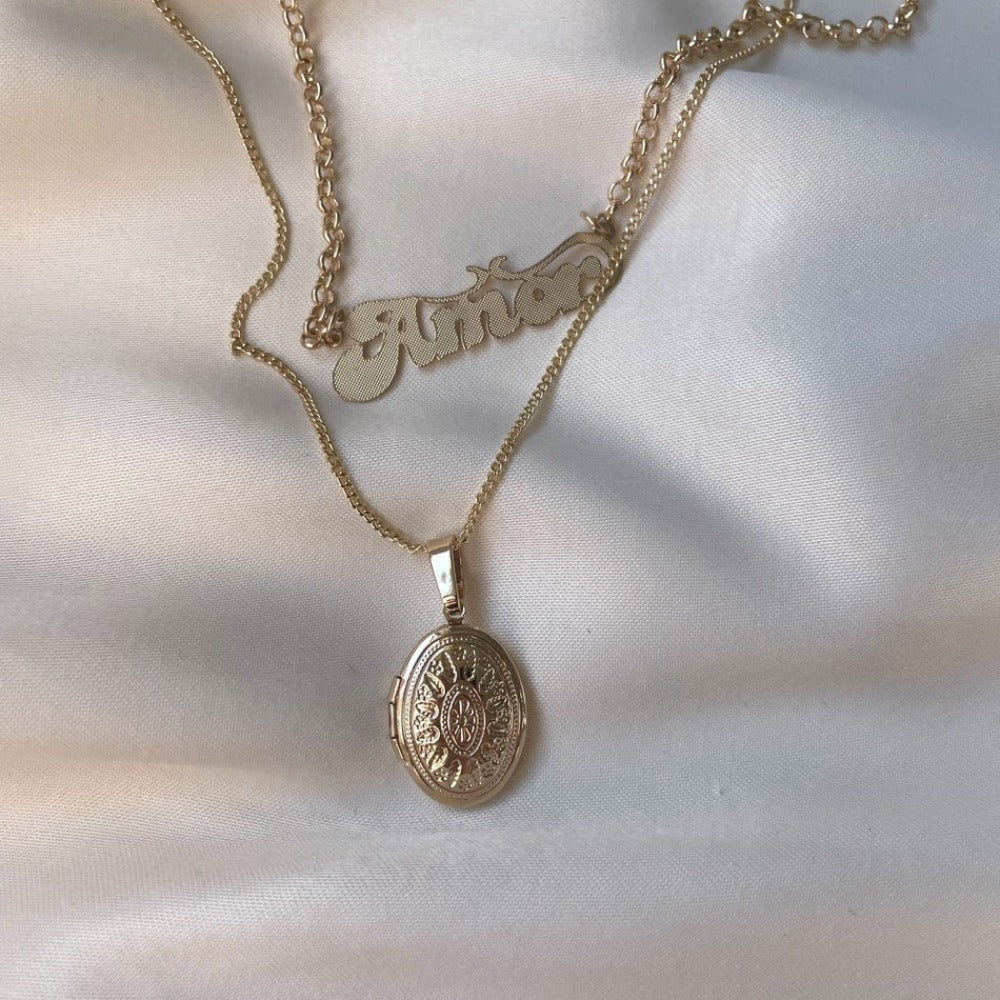 Amor Nameplate Necklace - Image 2